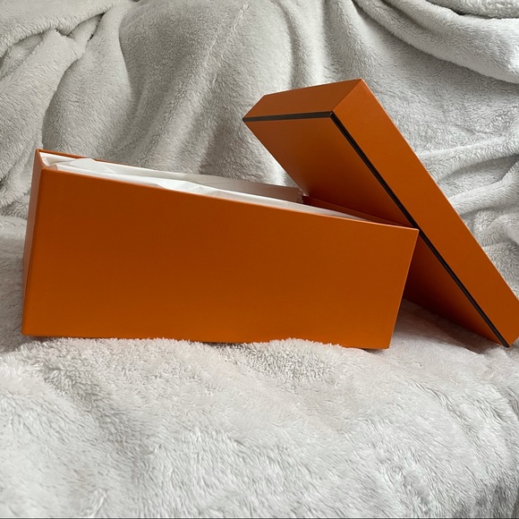 Authentic Hermès Empty Shoebox - Picture 6 of 9